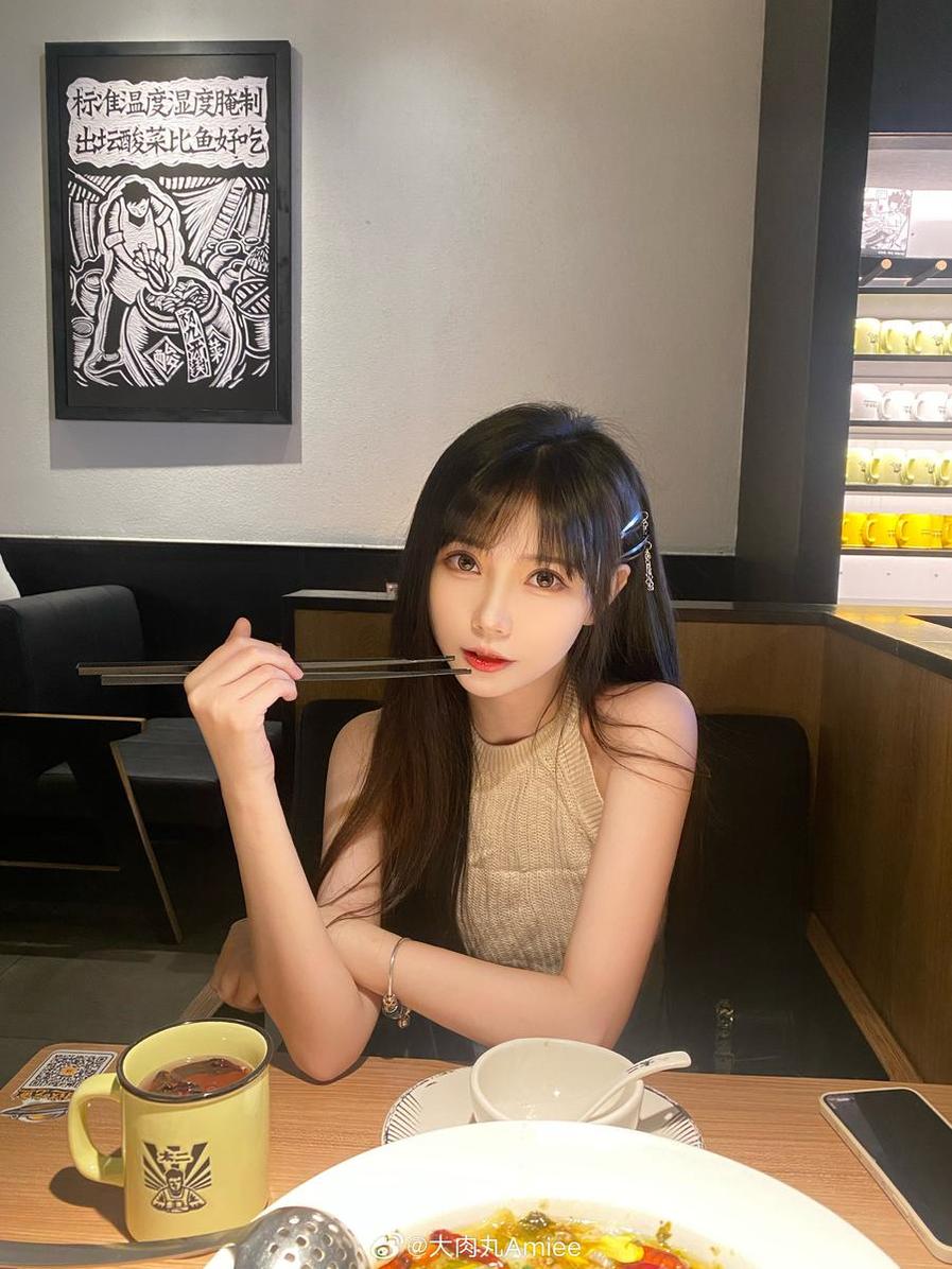 图片[1] - 丝袜诱惑 大肉丸ammiee 写真资源合集下载 - 语可次元 - 二次元美图写真海量免费4K壁纸资源分享