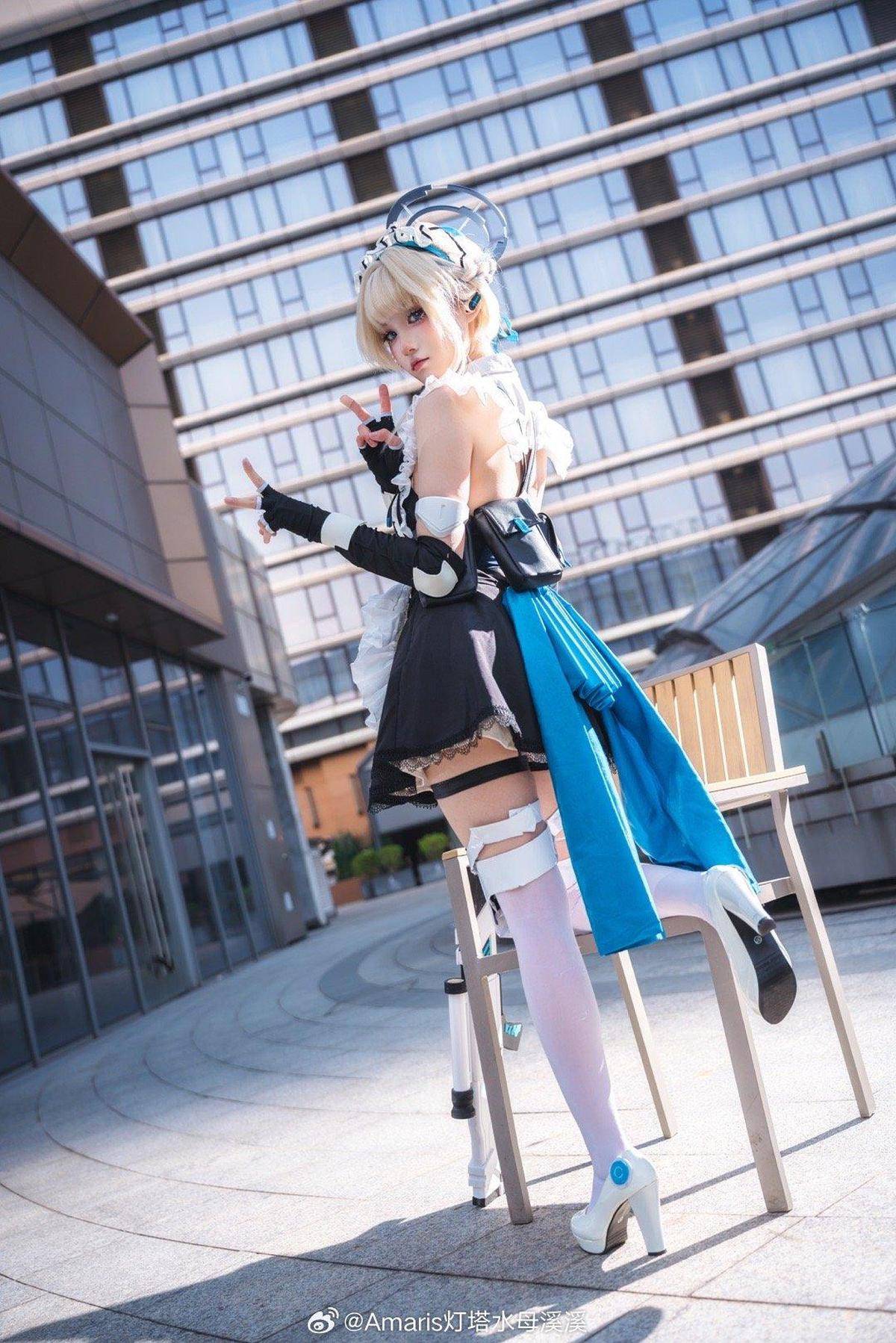 广州蔚蓝档案only！溪溪的飞鸟马时COS把女仆特工感焊在身上了